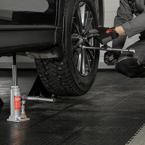 Домкрат гидравлический бутылочный, 3 т, h подъема 178-343 мм, в пластиковом кейсе Matrix по ценам производителя в Москве с доставкой по всей России