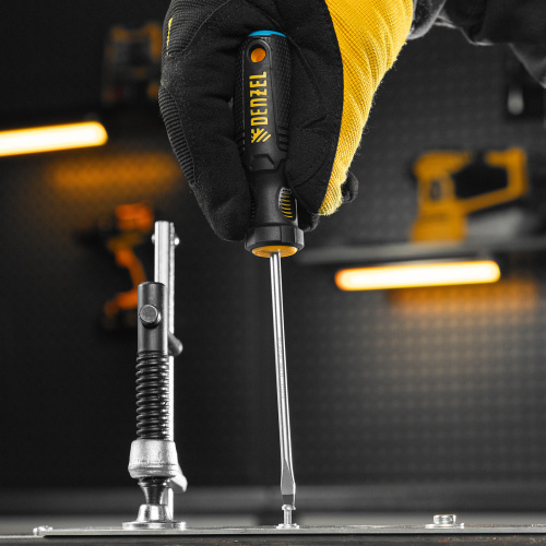 Отвертка, SL4х100 мм, S2, 3к рукоятка Denzel по ценам производителя в Москве с доставкой по всей России