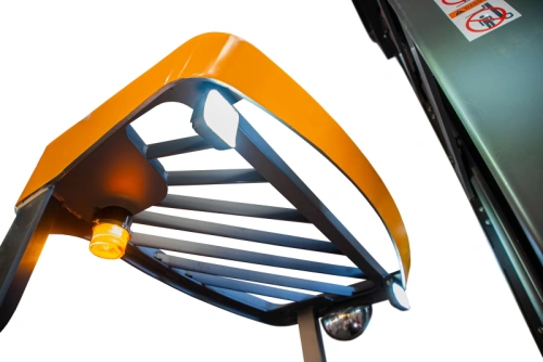 Ричтрак электрический с кабиной TOR 2,0 т 6,2 м CQD20-D Li-ion купить в Москве с доставкой по всей России | ProtosMarket.ru