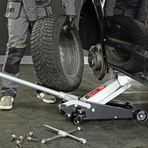 Домкрат гидравлический подкатной, 3.5 т, высота подъема 145-490 мм, с педалью Matrix по ценам производителя в Москве с доставкой по всей России