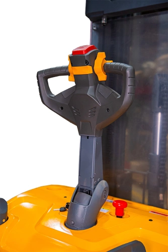 Штабелер самоходный 1,5 т 4,5 м XILIN CDDK15-III 24/200 В/Ач (с платформой) по ценам производителя в Москве с доставкой по всей России