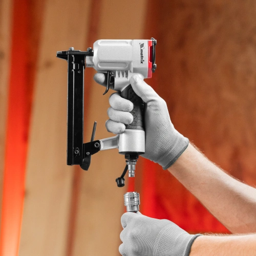 Степлер пневматический для прямоугольных скоб от 10 до 22 мм Matrix по ценам производителя в Москве с доставкой по всей России