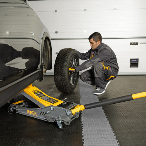 Домкрат гидравлический подкатной, 3,8 т, 110-580 мм, быстрый подъем, низкий подхват, проф. Denzel по ценам производителя в Москве с доставкой по всей России