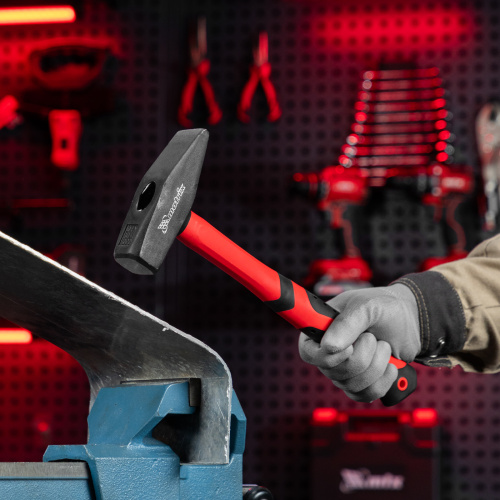 Молоток слесарный, 1000 г, фибергласовая обрезиненная рукоятка Matrix по ценам производителя в Москве с доставкой по всей России