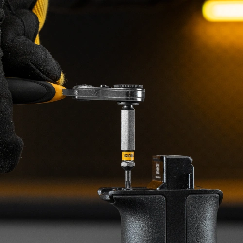 Ключ-трещотка для бит 1/4", 52 зуба, CrMo, адаптер для торцевых головок Denzel по ценам производителя в Москве с доставкой по всей России