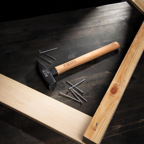 Молоток слесарный, 800 г, кованый квадратный боек, буковая рукоятка Denzel по ценам производителя в Москве с доставкой по всей России