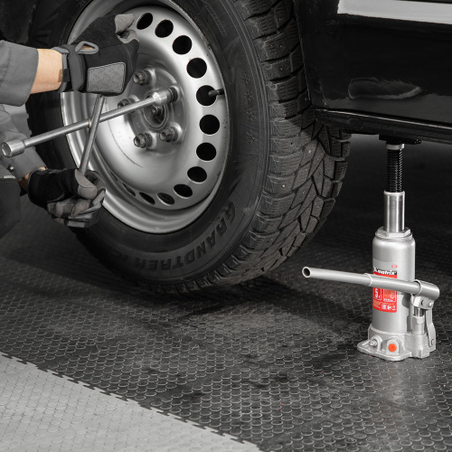 Домкрат гидравлический бутылочный, 5 т, высота подъема 216-413 мм Matrix по ценам производителя в Москве с доставкой по всей России