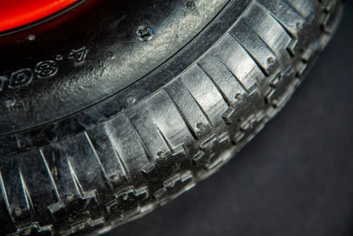 Колесо пневматическое резиновое 387 мм 4.00-8 (подшипник 16 мм) по ценам производителя в Москве с доставкой по всей России