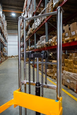 Штабелер гидравлический 0,4 т 1,5 м TOR PF4150R для рулонов по ценам производителя в Москве с доставкой по всей России