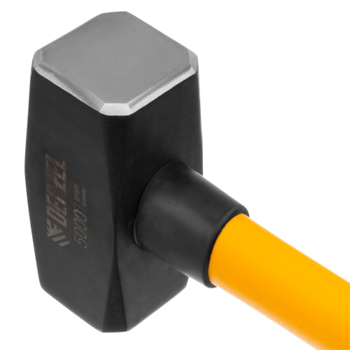 Кувалда 5000 г, кованая, фибергласовая  рукоятка c TPR покрытием, 880 мм Denzel по ценам производителя в Москве с доставкой по всей России