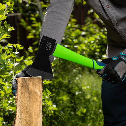 Топор, 1000 г, фибергласовое топорище Сибртех по ценам производителя в Москве с доставкой по всей России