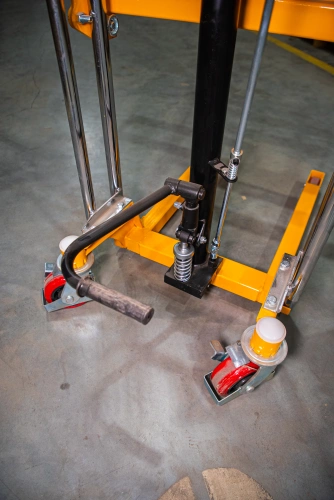 Штабелер гидравлический 0,4 т 1,5 м TOR PF4150R для рулонов по ценам производителя в Москве с доставкой по всей России