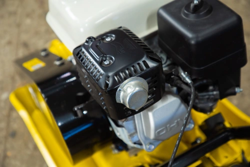 Виброплита 80 кг, 16кН (Honda) без бака колесный комплект TOR C-90L по ценам производителя в Москве с доставкой по всей России