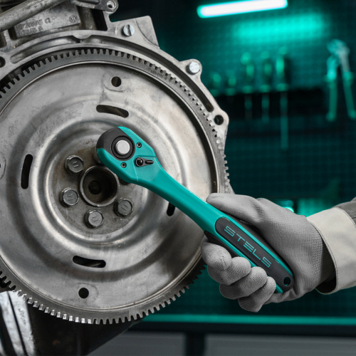 Набор инструментов, 1/2", 1/4", CrV, 12 гранные головки, пластиковый кейс, 76 предметов Stels по ценам производителя в Москве с доставкой по всей России