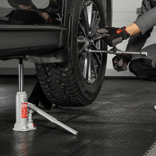 Домкрат гидравлический бутылочный, 2 т, высота подъема 181-345 мм Matrix по ценам производителя в Москве с доставкой по всей России