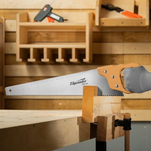 Ножовка по дереву, 500 мм, 7-8 TPI, каленый зуб, линейка, деревянная рукоятка Sparta по ценам производителя в Москве с доставкой по всей России