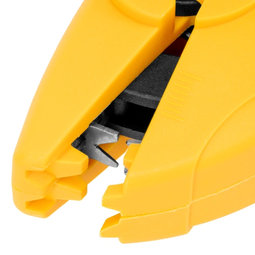 Щипцы для зачистки электропроводов, сечением 0,2-6 мм2, функция обрезания проводов Denzel по ценам производителя в Москве с доставкой по всей России