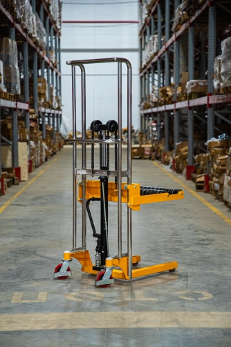 Штабелер гидравлический 0,4 т 1,5 м TOR PF4150R для рулонов по ценам производителя в Москве с доставкой по всей России