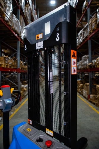 Штабелер самоходный 1,5 т 3,0 м TOR WS15H-3000SC PRO Li-ion 24/60 В/Ач контр. скорости подъема по ценам производителя в Москве с доставкой по всей России