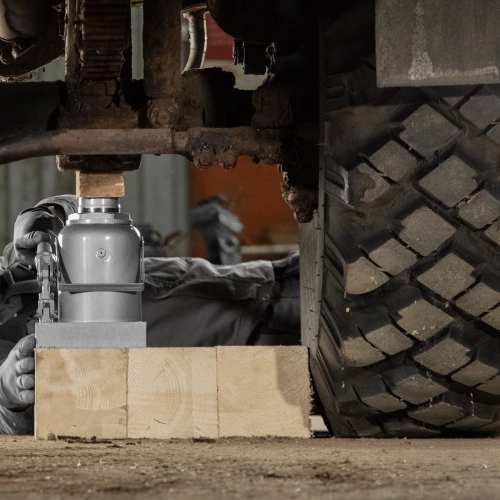 Домкрат гидравлический бутылочный, 30 т, h подъема 244-370 мм Matrix по ценам производителя в Москве с доставкой по всей России