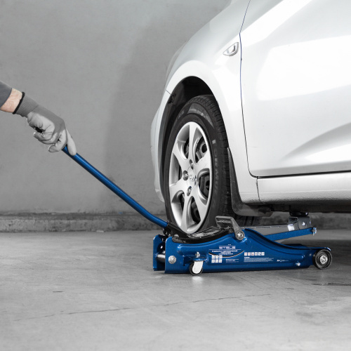 Домкрат гидравлический подкатной, 2 т, Low Profile, 80-380 мм Stels по ценам производителя в Москве с доставкой по всей России