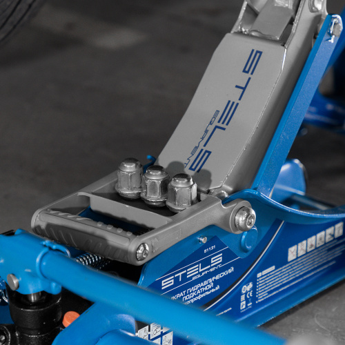 Домкрат гидравлический подкатной, поворотная рукоятка, 2 т, Low Profile, 100-350 мм Stels по ценам производителя в Москве с доставкой по всей России