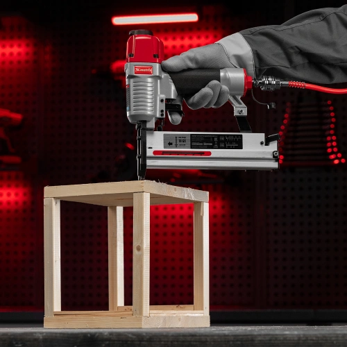 Нейлер-степлер пневматический 2 в 1, с регулировкой глубины забивания, гвозди 18GA, скобы 18GA Matrix по ценам производителя в Москве с доставкой по всей России