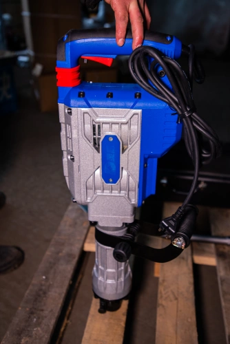 Молоток отбойный электрический ТОR DH15T 1700ВТ 55Дж HEX30 по ценам производителя в Москве с доставкой по всей России