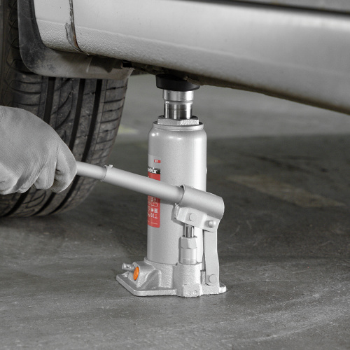 Домкрат гидравлический бутылочный, 6 т, h подъема 216-413 мм, в пластиковом кейсе Matrix по ценам производителя в Москве с доставкой по всей России