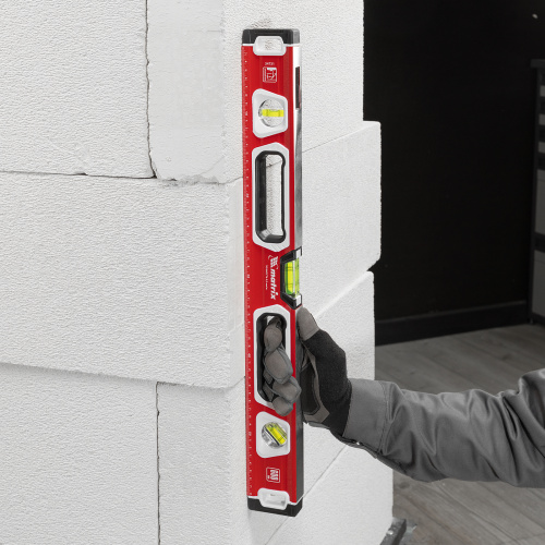 Уровень алюминиевый, магнит, фрезерованный, 3 глазка (1 зеркальный) двухкомпонентные рукоятки, 600 мм Matrix по ценам производителя в Москве с доставкой по всей России