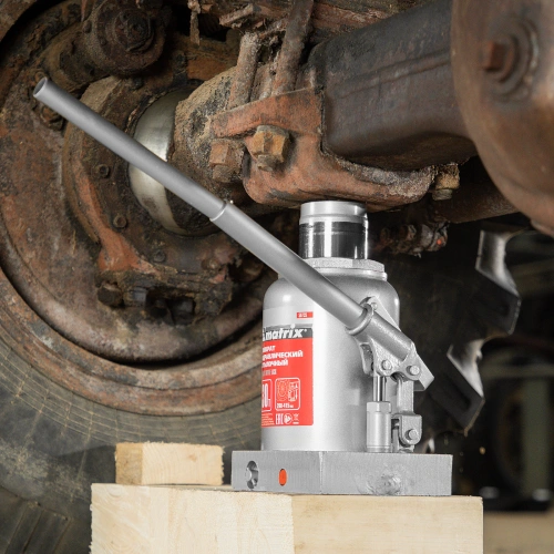 Домкрат гидравлический бутылочный, 30 т, высота подъема 260-415 мм Matrix по ценам производителя в Москве с доставкой по всей России