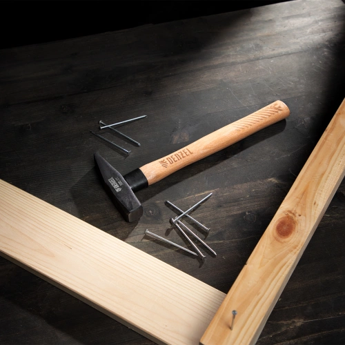 Молоток слесарный, 500 г, кованый квадратный боек, буковая рукоятка Denzel по ценам производителя в Москве с доставкой по всей России