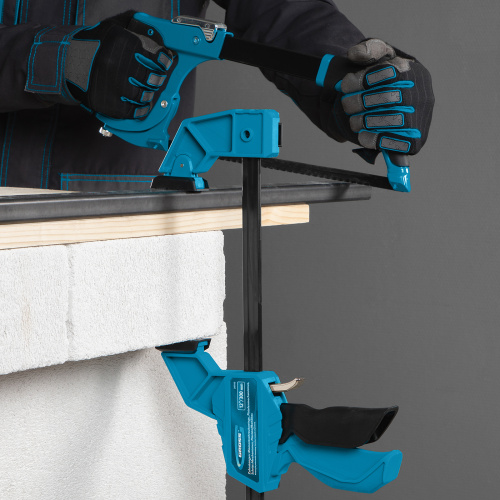 Струбцина реечная, быстрозажимная, пистолетного типа, пошаговый механизм, пластиковый корпус, 300 мм Gross по ценам производителя в Москве с доставкой по всей России