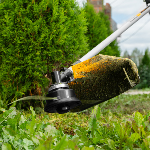 Триммер бензиновый DT-52E, 52 см3, неразъемная штанга, электростартер, состоит из 2 частей Denzel по ценам производителя в Москве с доставкой по всей России