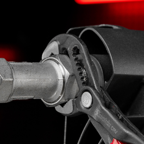 Клещи переставные 180 мм, кнопочный механизм, хром-ванадий, обливные рукоятки Matrix по ценам производителя в Москве с доставкой по всей России