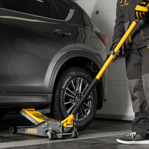 Домкрат гидравлический подкатной, 3 т, 75-500 мм, быстрый подъем, низкий подхват, проф. Denzel по ценам производителя в Москве с доставкой по всей России