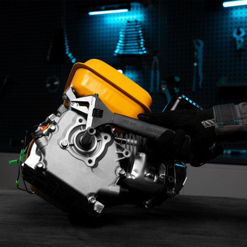 Ключ разводной, 250 мм, CrV, тонкие губки, защитные насадки Gross по ценам производителя в Москве с доставкой по всей России