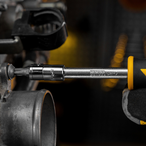 Набор инструментов, 1/2", 1/4", CrV, S2, пластиковый кейс, 64 предмета Denzel по ценам производителя в Москве с доставкой по всей России