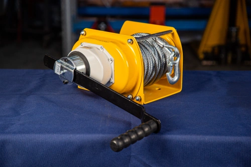 Лебедка ручная барабанная с тросом  500кг   40м с храповым механизмом TOR JHW по ценам производителя в Москве с доставкой по всей России