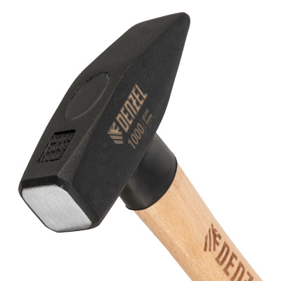 Молоток слесарный, 1000 г, кованый квадратный боек, буковая рукоятка Denzel по ценам производителя в Москве с доставкой по всей России