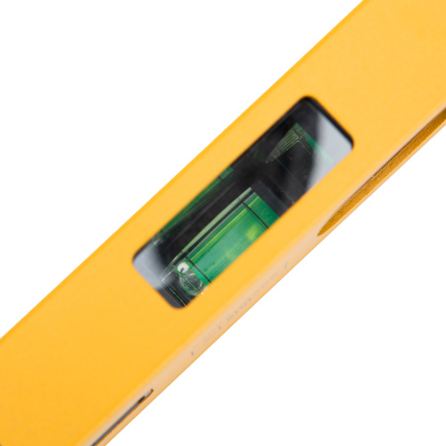 Уровень алюминиевый, магнит., фрезерованный, 3 глазка (1 зеркал.) 0,5 мм/м, 400 мм Denzel по ценам производителя в Москве с доставкой по всей России