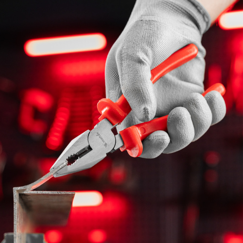 Плоскогубцы Econom, 180 мм, шлифованные, пластмассовые рукоятки Matrix по ценам производителя в Москве с доставкой по всей России