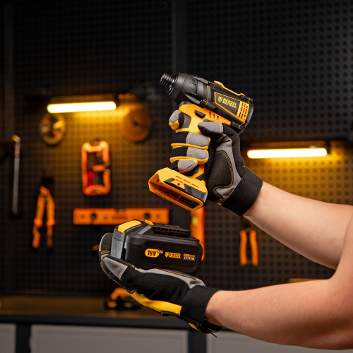 Винтоверт ударный аккумуляторный бесщет CID-IB-200-0, 18В Li-Ion Denzel по ценам производителя в Москве с доставкой по всей России