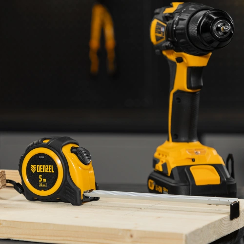 Рулетка 5м х 25мм, обрезиненный корпус, автоматическая фиксация Denzel по ценам производителя в Москве с доставкой по всей России