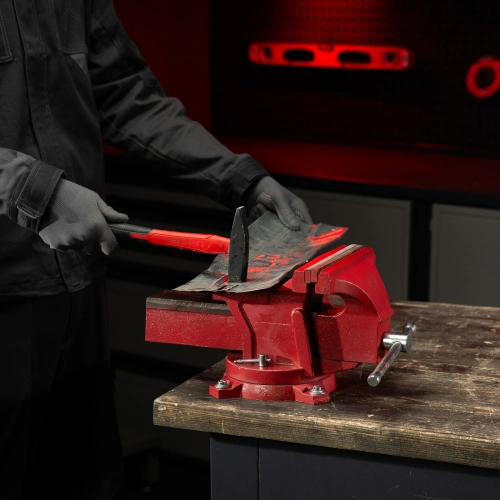 Тиски слесарные, 200 мм, поворотные, с наковальней Matrix по ценам производителя в Москве с доставкой по всей России