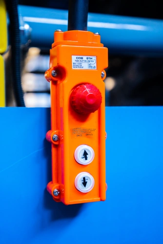 Подъемник ножничный передвижной аккумуляторный 500 кг, 12/14 м, 24/85 В/Ач TOR SJY-0,5-12 DC по ценам производителя в Москве с доставкой по всей России