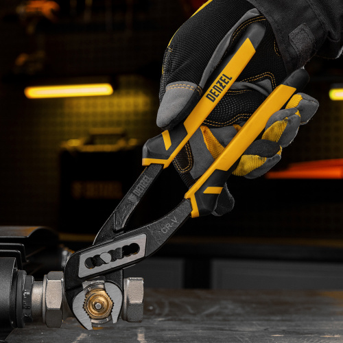 Набор инструментов, 1/2", 1/4", CrV, S2, пластиковый кейс, 122 предмета Denzel по ценам производителя в Москве с доставкой по всей России