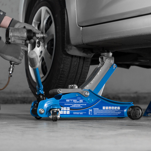 Домкрат гидравлический подкатной, поворотная рукоятка, 2 т, Low Profile, 100-350 мм Stels по ценам производителя в Москве с доставкой по всей России
