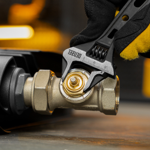 Ключ разводной 115 мм, CrV, кованый, укороченная рукоятка Denzel по ценам производителя в Москве с доставкой по всей России