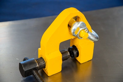 Захват струбцинный вертикальный ZSV (г/п 1,5 т, лист 0-35мм) по ценам производителя в Москве с доставкой по всей России